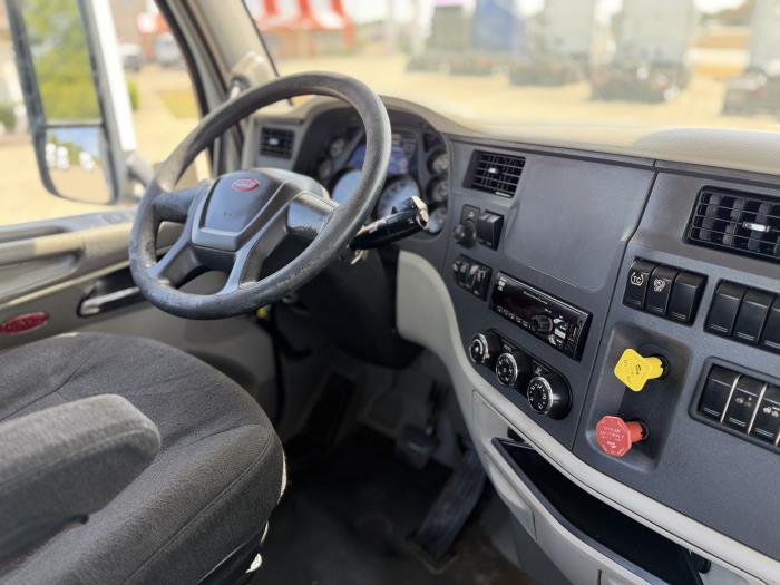 2021 Peterbilt 579-23