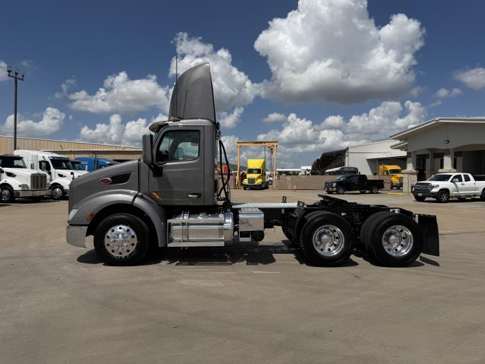 2021 Peterbilt 579-1
