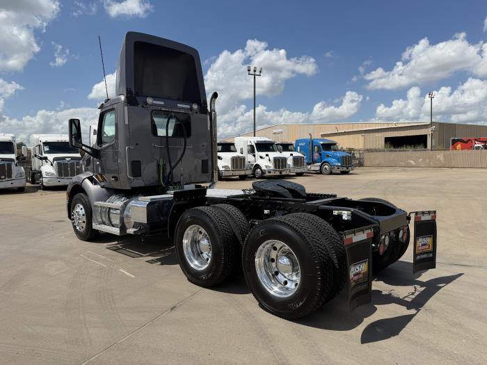 2021 Peterbilt 579-2