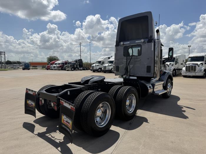 2021 Peterbilt 579-4