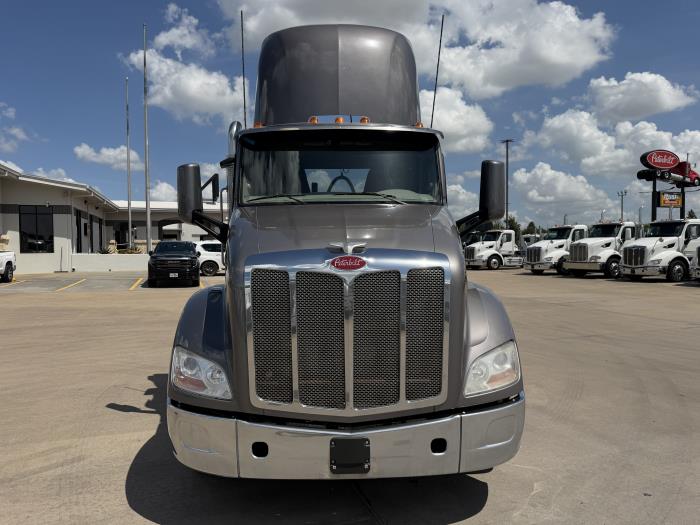 2021 Peterbilt 579-7