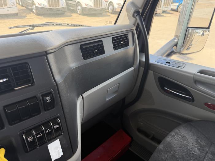 2021 Peterbilt 579-26