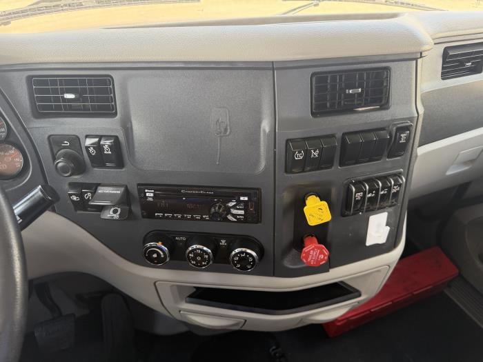 2021 Peterbilt 579-27
