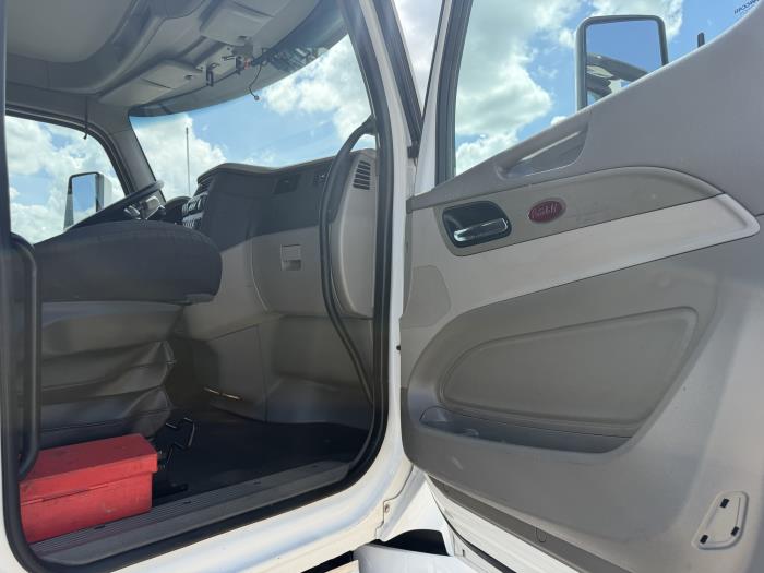 2020 Peterbilt 579-20