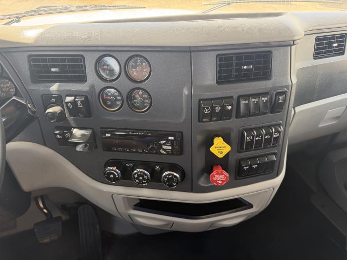 2020 Peterbilt 579-27