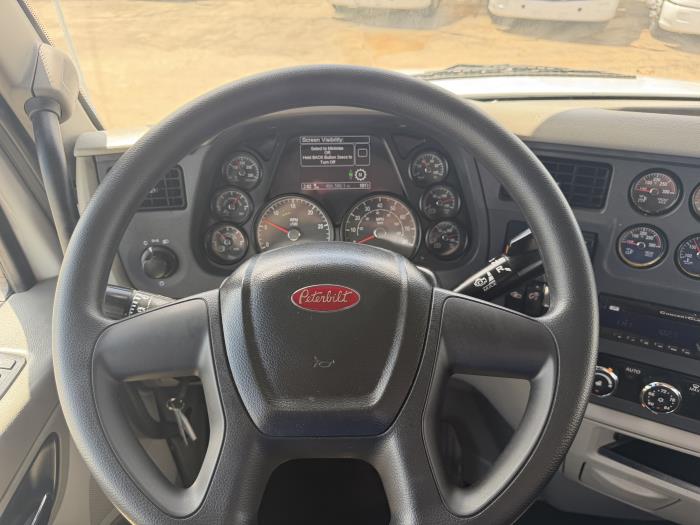 2020 Peterbilt 579-28