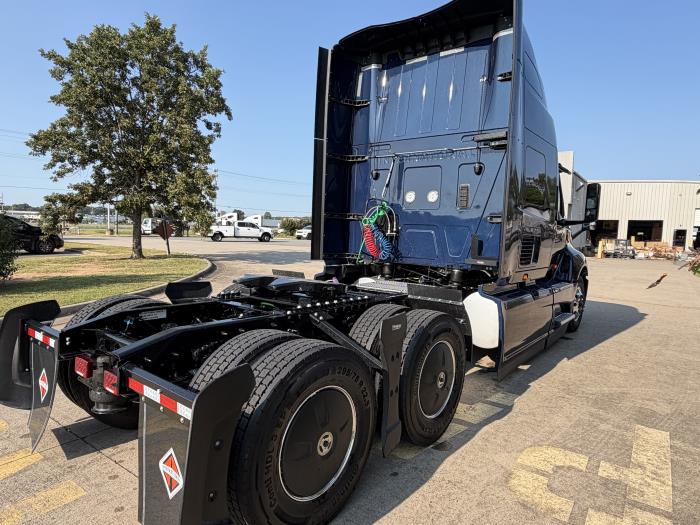 2027 International LT625-5