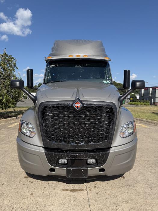 2027 International LT625-8
