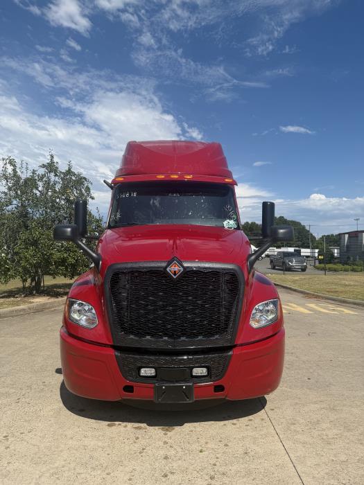 2027 International LT625-8