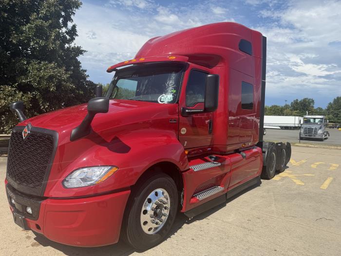 2027 International LT625-1