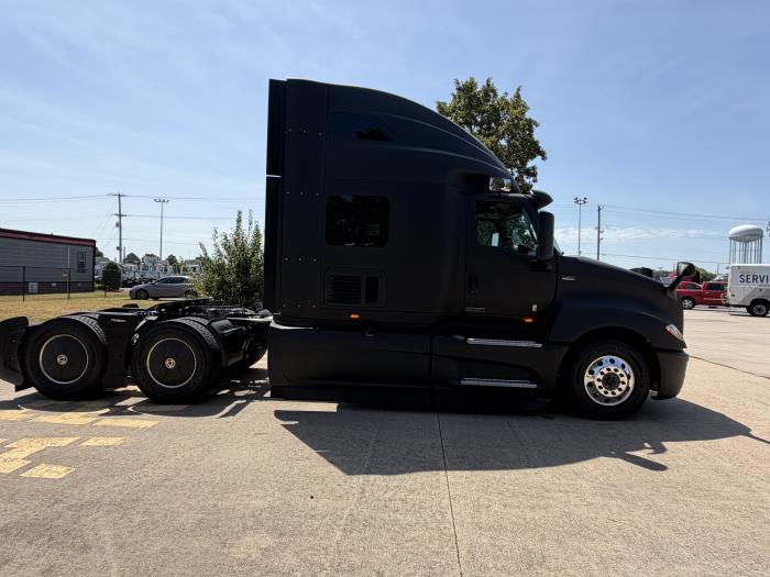 2027 International LT625-6