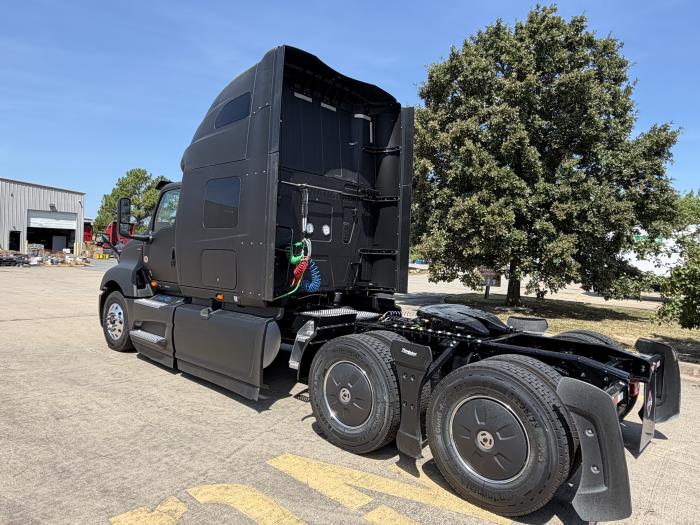 2027 International LT625-3