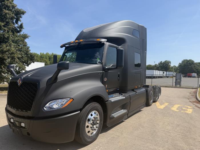 2027 International LT625-1