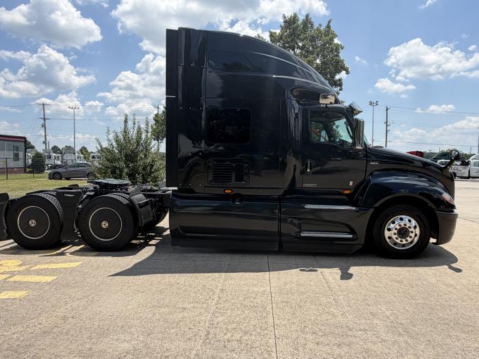 2027 International LT625-2