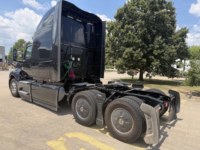 2027 International LT625-5