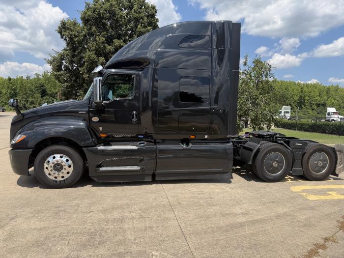 2027 International LT625-6