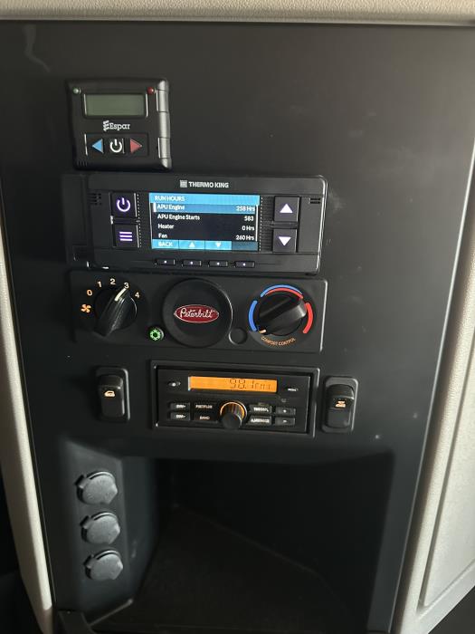2025 Peterbilt 589-18
