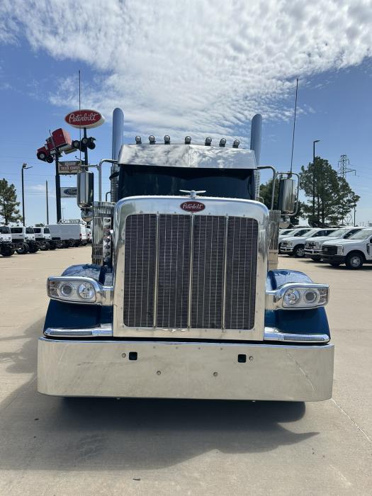 2025 Peterbilt 589-2