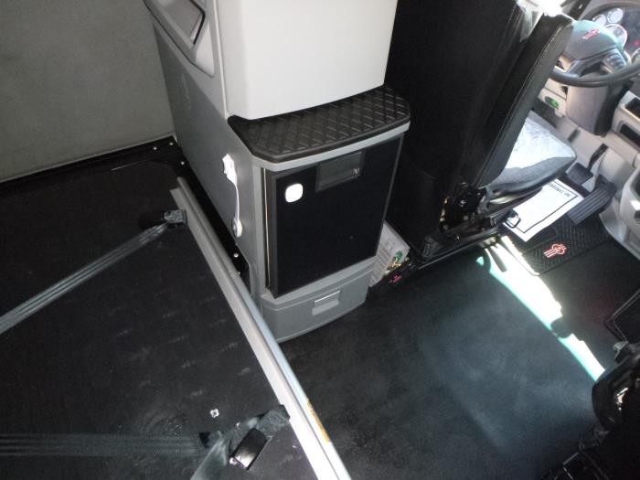 2022 Kenworth T680-21