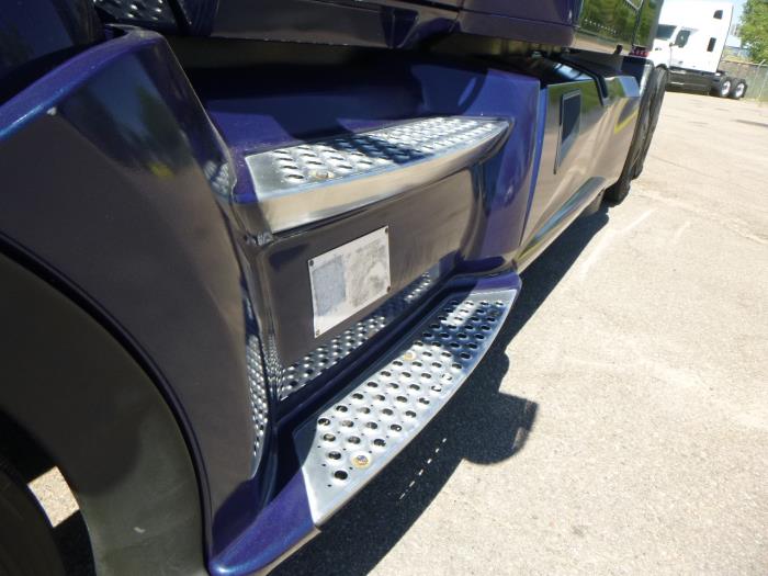 2022 Kenworth T680-29