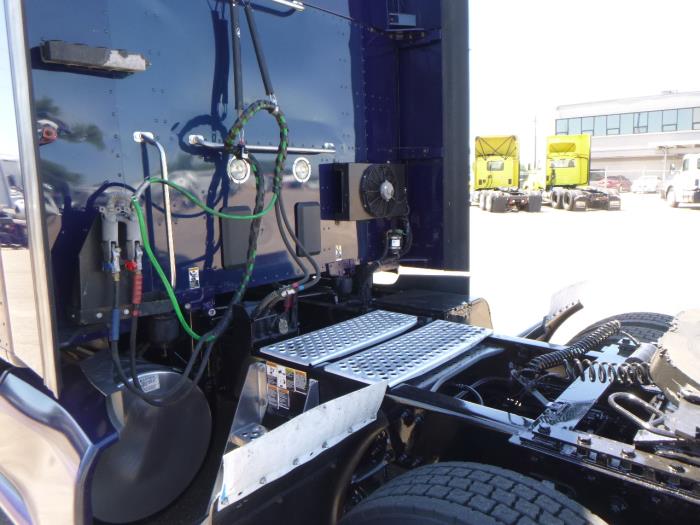 2022 Kenworth T680-31