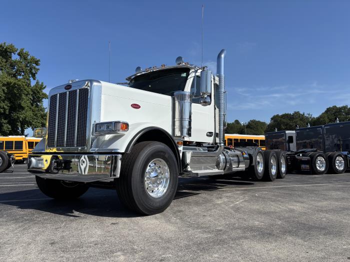 2027 Peterbilt 589-1
