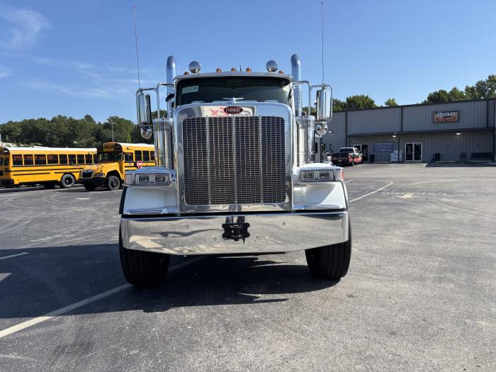2027 Peterbilt 589-2
