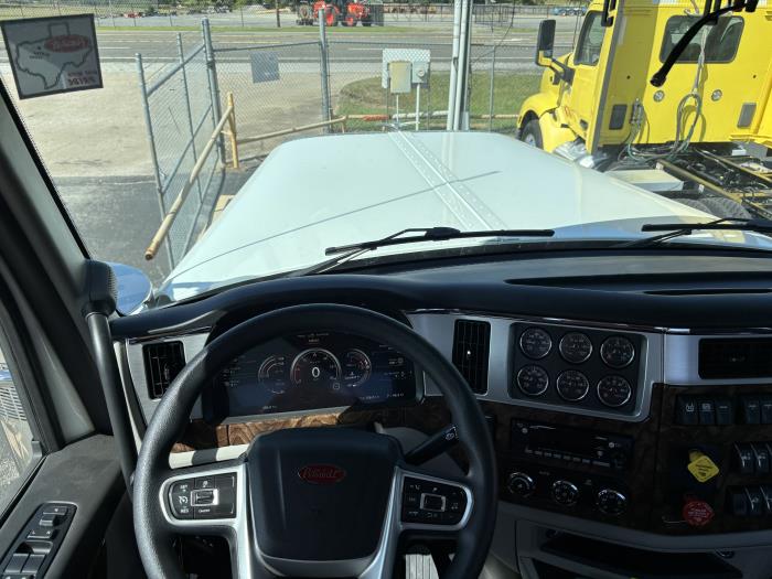 2027 Peterbilt 589-11