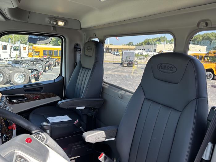 2027 Peterbilt 589-12