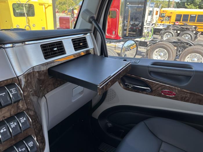 2027 Peterbilt 589-13