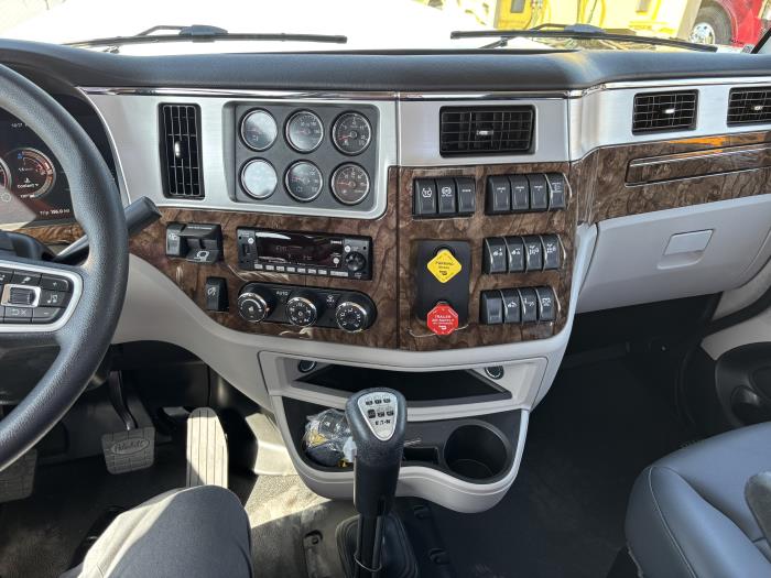 2027 Peterbilt 589-14