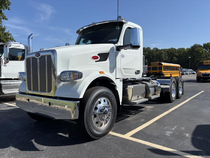 2027 Peterbilt 567-1