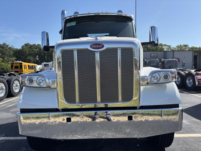 2027 Peterbilt 567-2