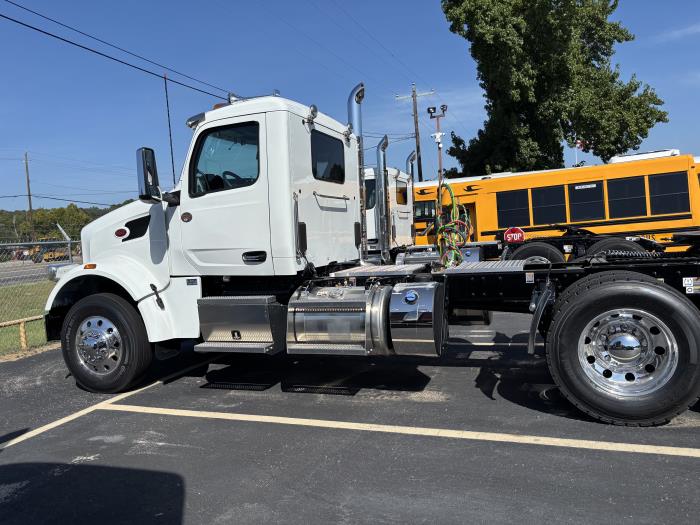 2027 Peterbilt 567-6