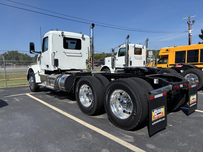 2027 Peterbilt 567-7