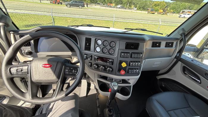 2027 Peterbilt 567-10