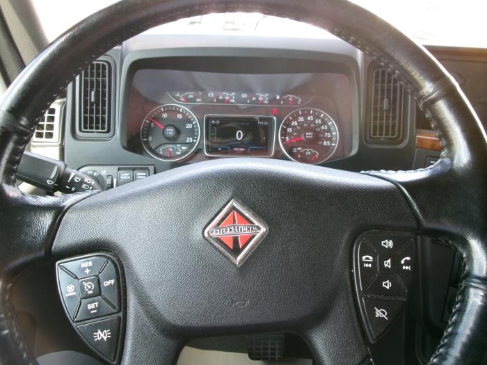2022 International LT625-10