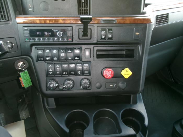 2022 International LT625-11