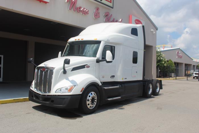 2022 Peterbilt 579-0