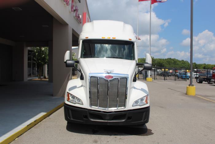 2022 Peterbilt 579-1