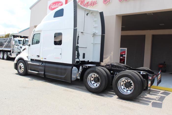 2022 Peterbilt 579-3