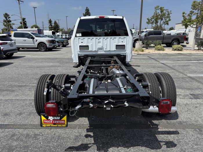 2027 Ford F-450-4