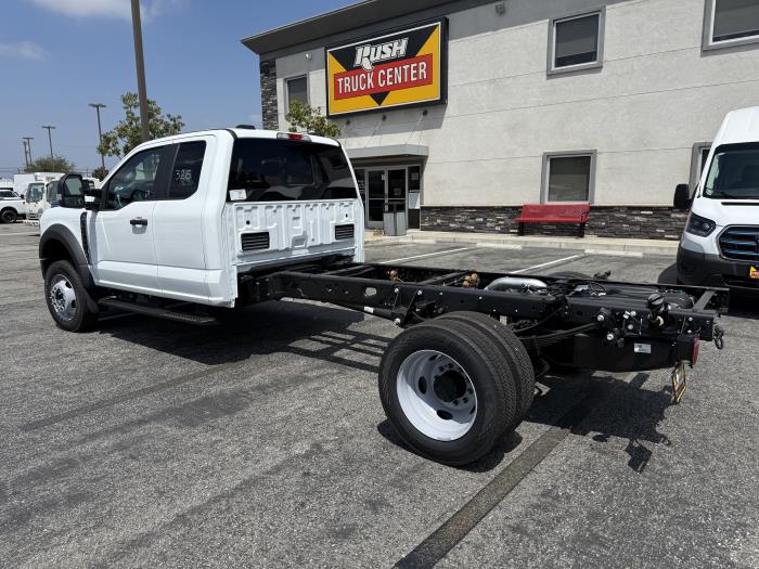 2027 Ford F-450-3