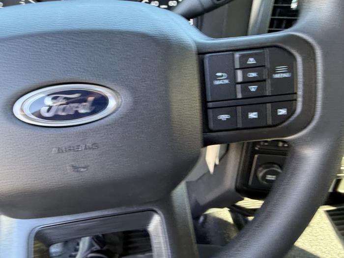 2027 Ford F-550-17