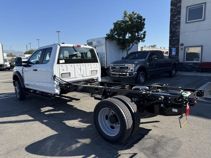 2027 Ford F-550-2