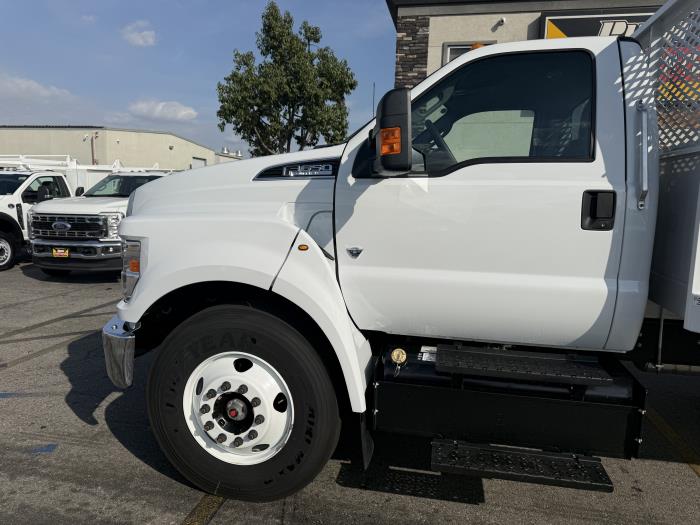 2027 Ford F-650-9