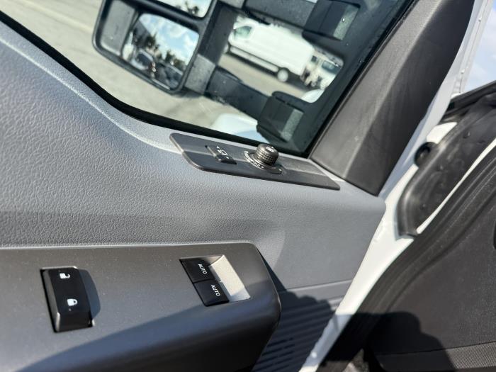 2027 Ford F-650-13