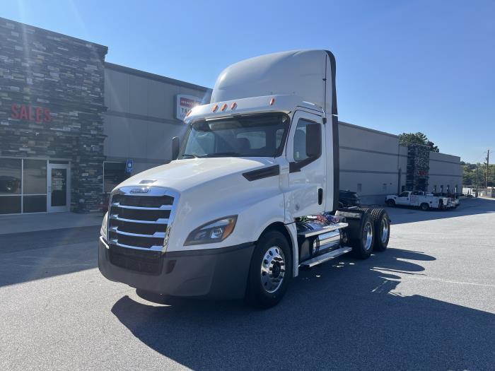 2020 Freightliner Cascadia-0