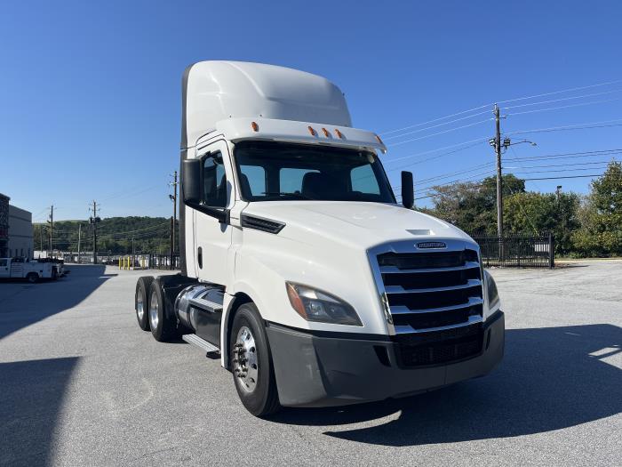 2020 Freightliner Cascadia-2