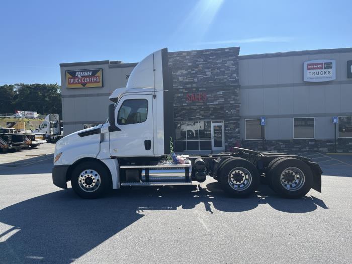 2020 Freightliner Cascadia-3